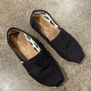 Toms original Alpargata canvas slip-on size 9 in black